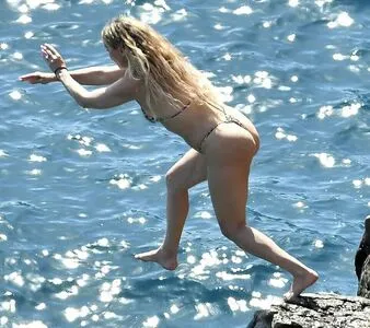 Kate Hudson / katehudson nude photo #0210