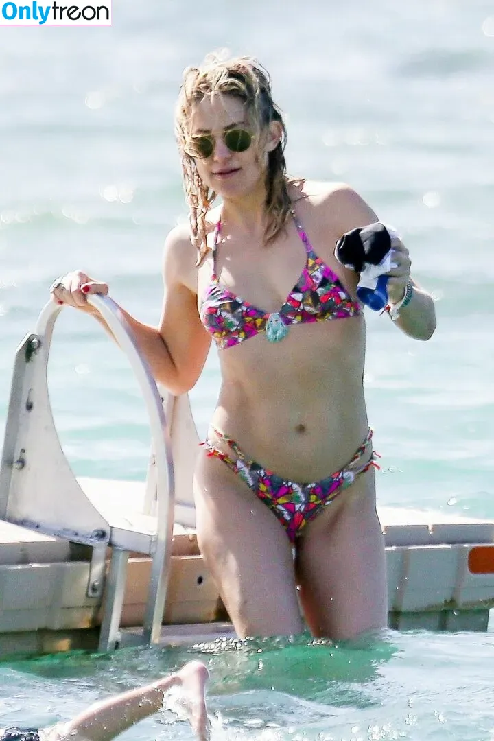 Kate Hudson nude photo #0103 (katehudson)