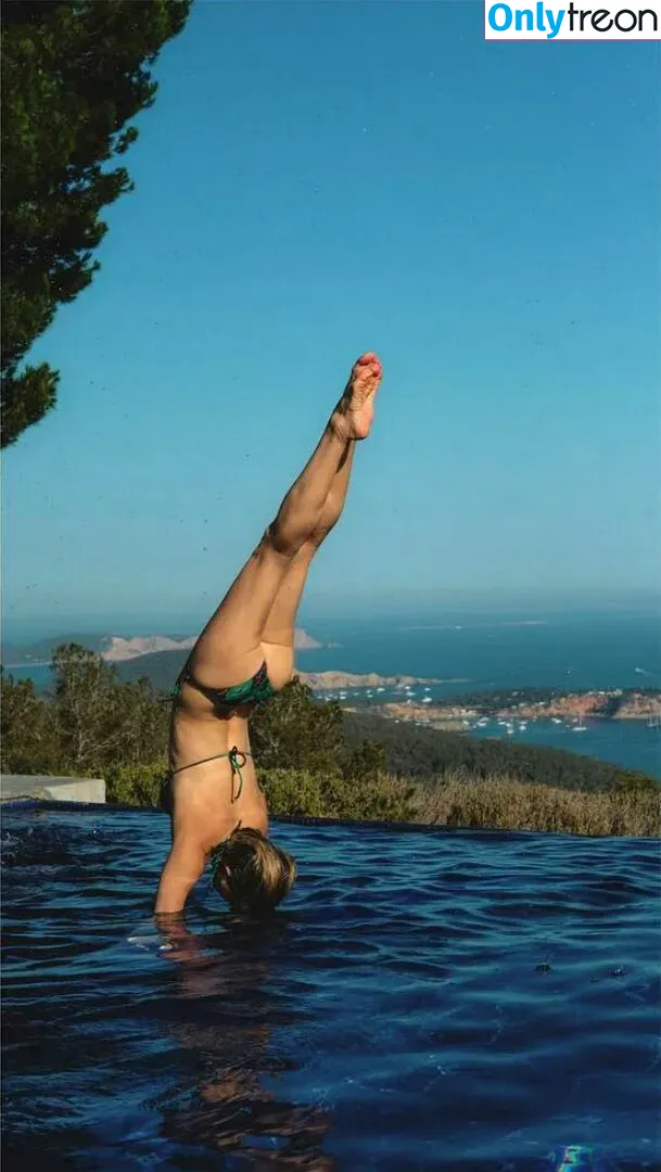 Kate Hudson nude photo #0121 (katehudson)