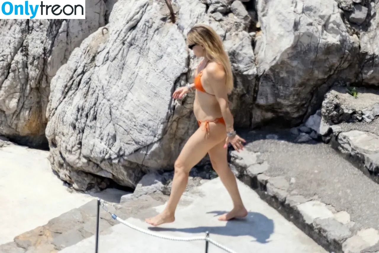 Kate Hudson nude photo #0188 (katehudson)