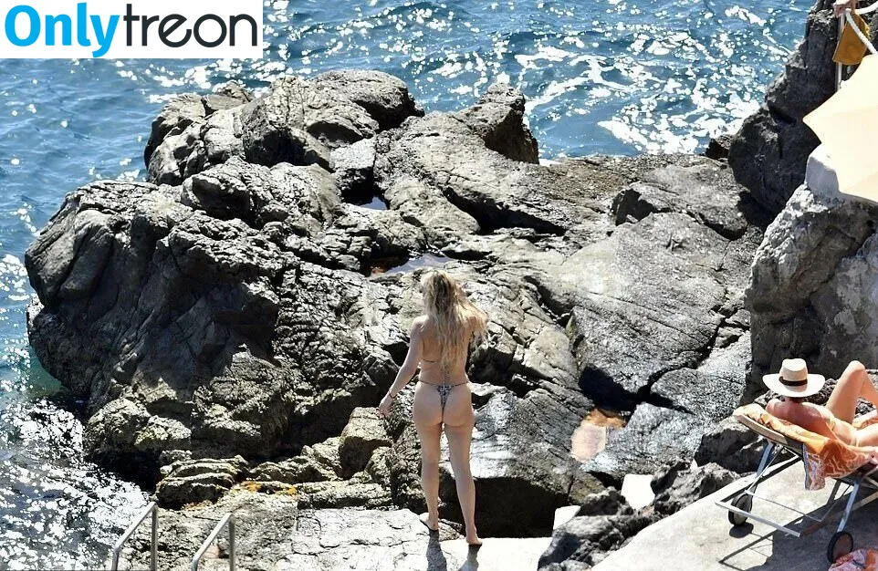 Kate Hudson nude photo #0219 (katehudson)