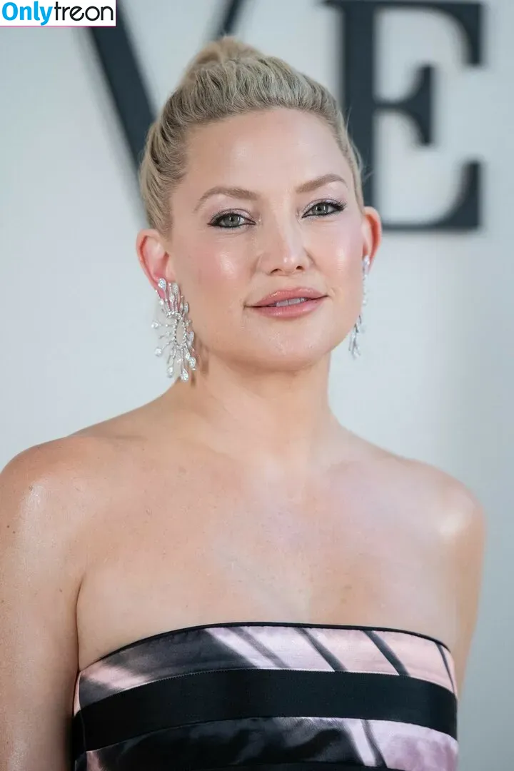 Kate Hudson nude photo #0430 (katehudson)