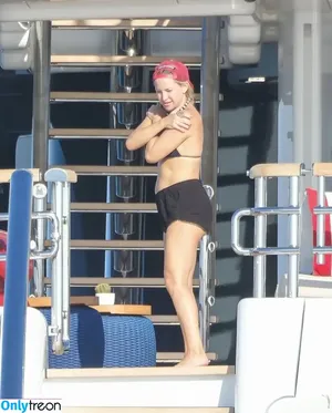 Kate Hudson / katehudson nude photo #1269