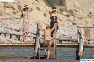 Kate Hudson / katehudson nude photo #1292