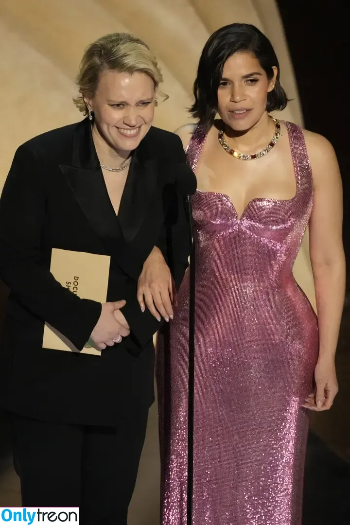Kate McKinnon nude photo #0025 (Kate McKinnon)