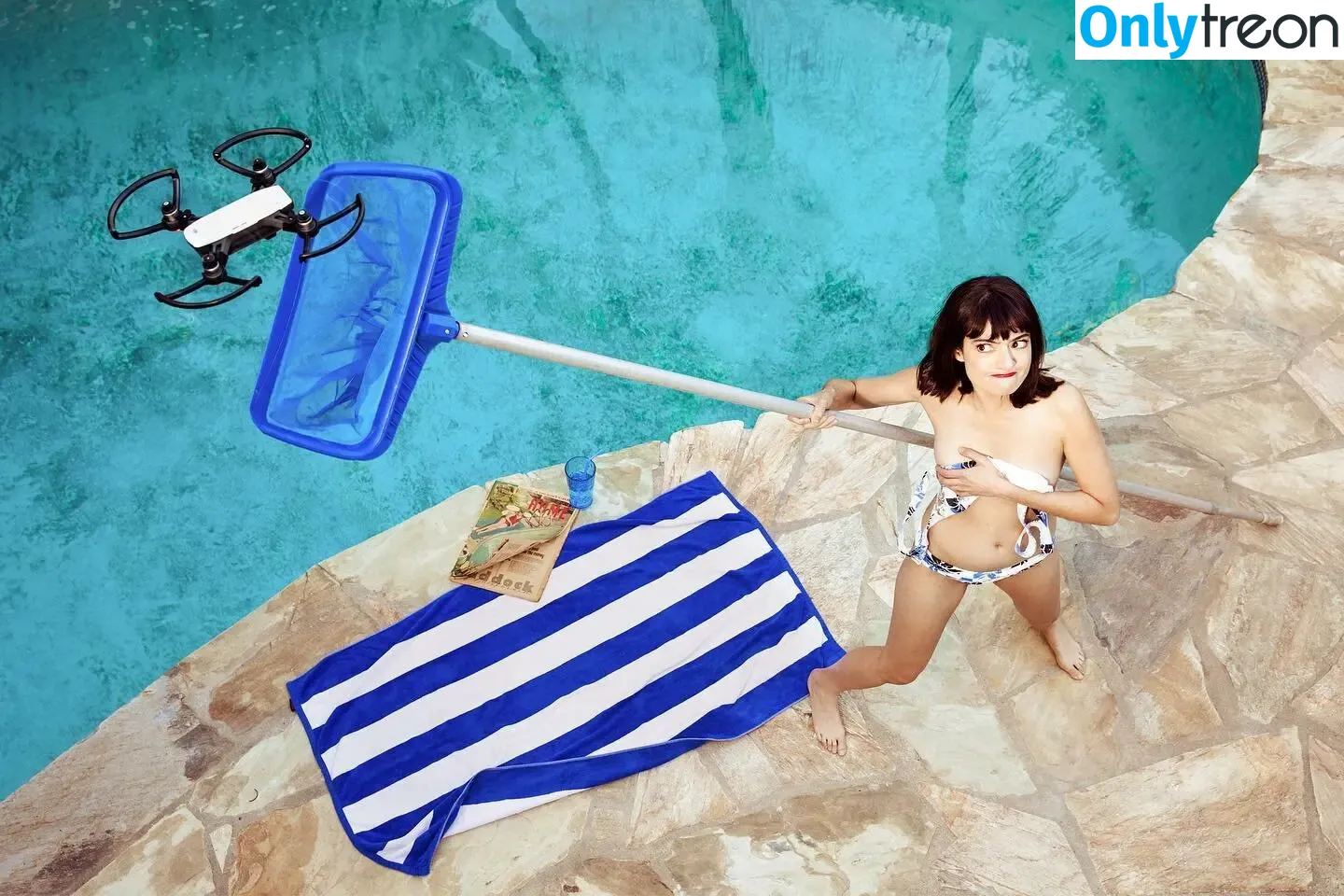 Kate Micucci nude photo #0143 (katemicucci)
