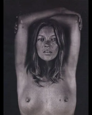 Kate Moss / kateamoss / katemossagency nude photo #0035