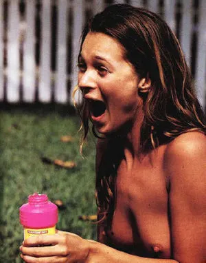 Kate Moss / kateamoss / katemossagency nude photo #0044