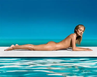 Kate Moss / kateamoss / katemossagency nude photo #0097