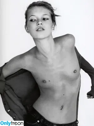 Kate Moss / kateamoss / katemossagency nude photo #0645