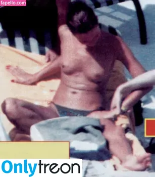 Kate Moss nude photo #0045 (kateamoss / katemossagency)