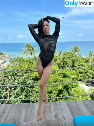  nude photo #0001