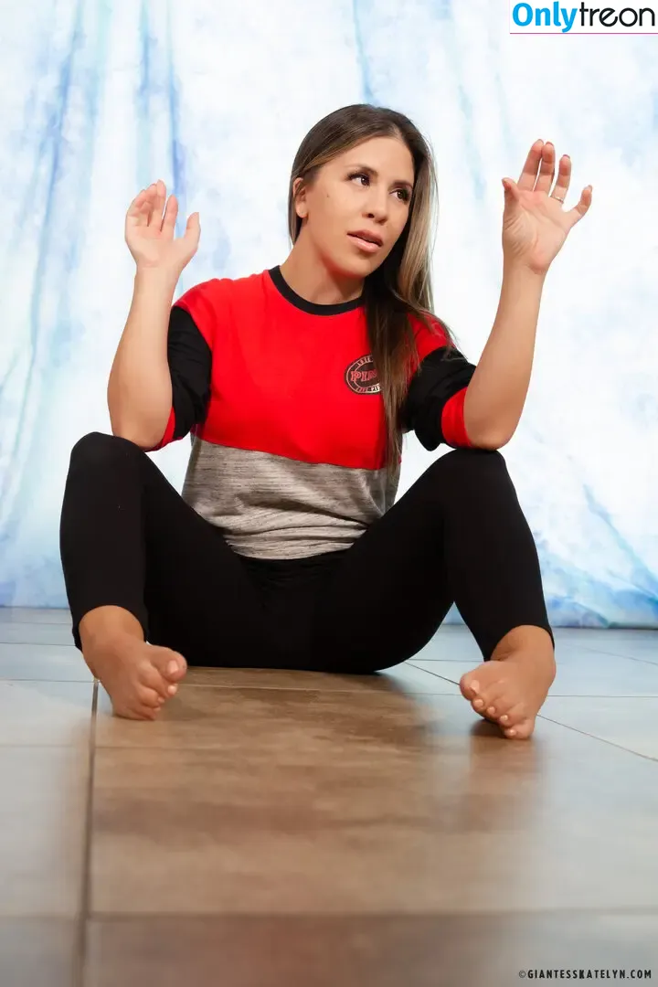 Katelyn Brooks nude photo #0188 (Giantess Katelyn / _katelynbrooks / giantesskatelyn)