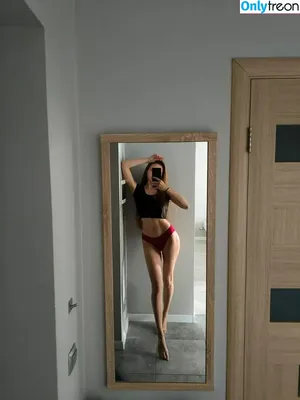 Kateryna Melnyk / katuhamelnyk nude photo #0024