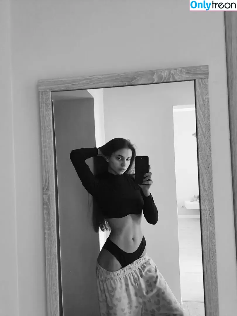 Kateryna Melnyk nude photo #0018 (katuhamelnyk)