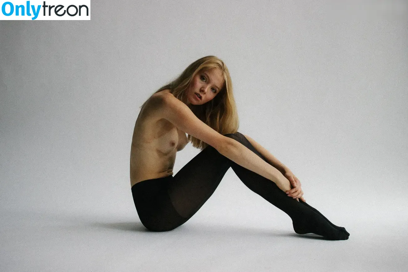 Katharina Wandrowsky nude photo #0002 (CodyBryce / katharina_wandrowsky)