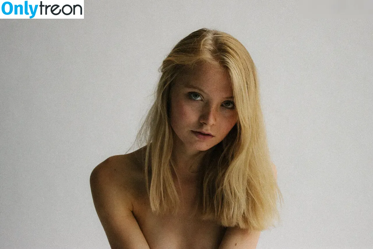 Katharina Wandrowsky nude photo #0030 (CodyBryce / katharina_wandrowsky)