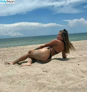  nude photo #0002