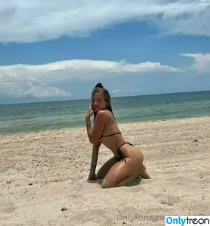  nude photo #0004
