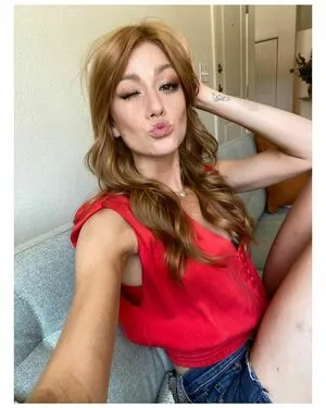 Katherine McNamara / kat.mcnamara nude photo #0263