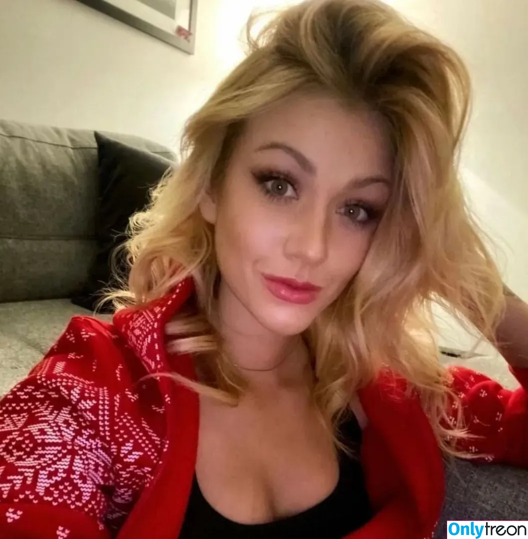 Katherine McNamara nude photo #0273 (kat.mcnamara)