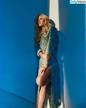 Katherine McNamara / kat.mcnamara nude photo #1002