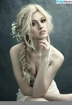 Katherine McNamara / kat.mcnamara nude photo #1014