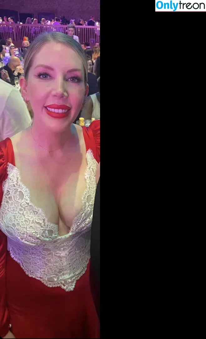 Katherine Ryan nude photo #0091 (kateryan / kathbum)