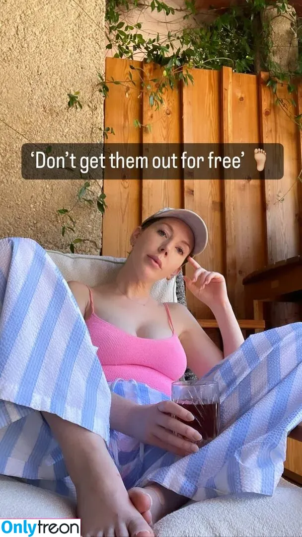 Katherine Ryan nude photo #0099 (kateryan / kathbum)