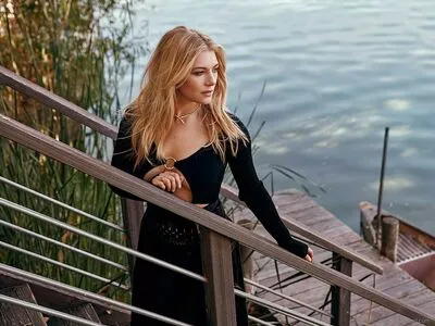 Katheryn Winnick / KatherynWinnick / basic_instinct nude photo #0244