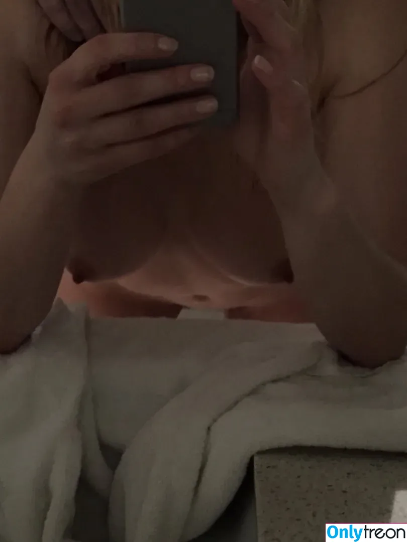 Katheryn Winnick nude photo #0005 (KatherynWinnick / basic_instinct)