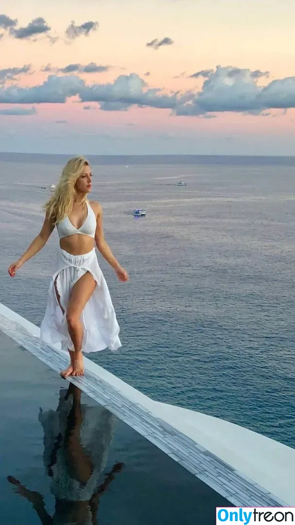 Katheryn Winnick nude photo #0060 (KatherynWinnick / basic_instinct)