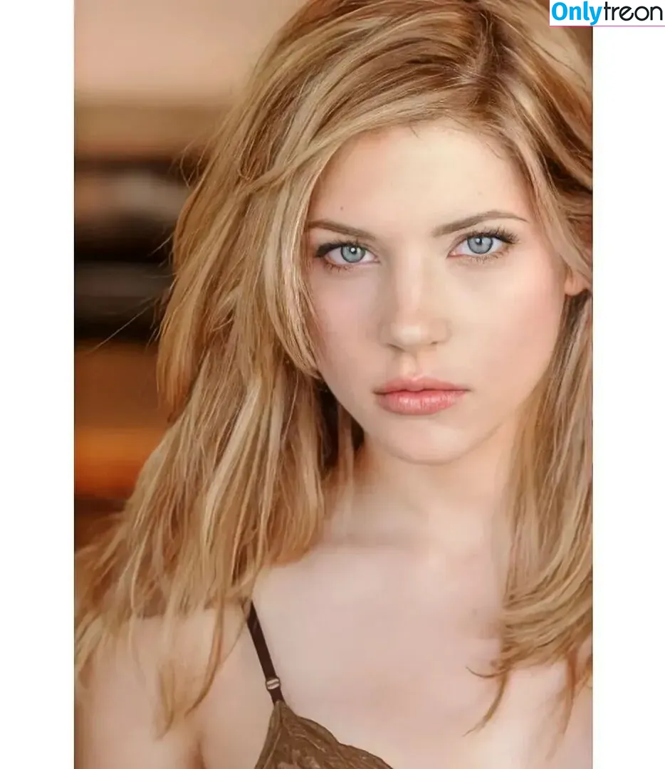 Katheryn Winnick nude photo #0158 (KatherynWinnick / basic_instinct)