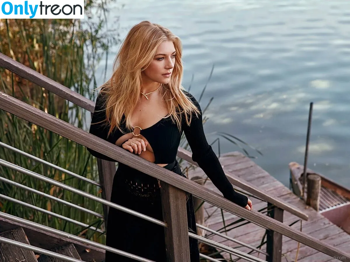 Katheryn Winnick nude photo #0244 (KatherynWinnick / basic_instinct)