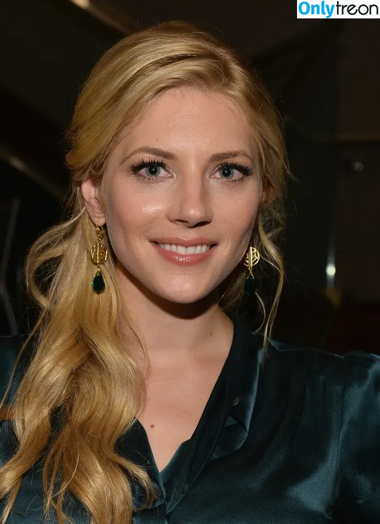 Katheryn Winnick nude photo #0368 (KatherynWinnick / basic_instinct)