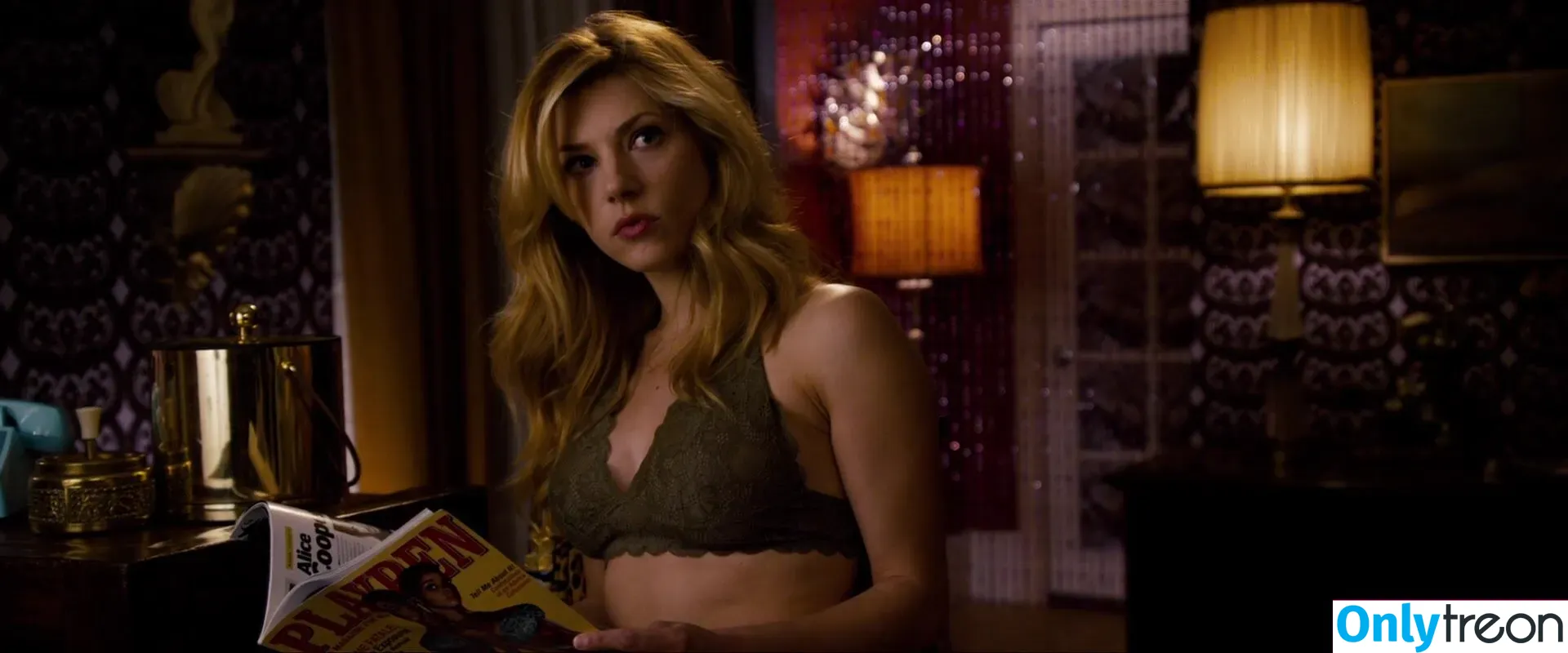 Katheryn Winnick nude photo #0374 (KatherynWinnick / basic_instinct)