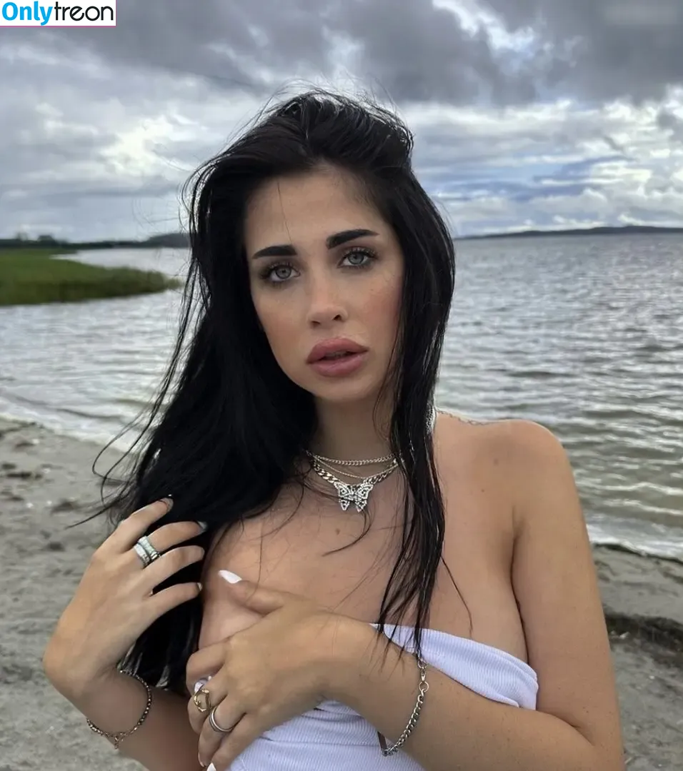 Kathiyessir nude photo #0008 (Kathiyessir)