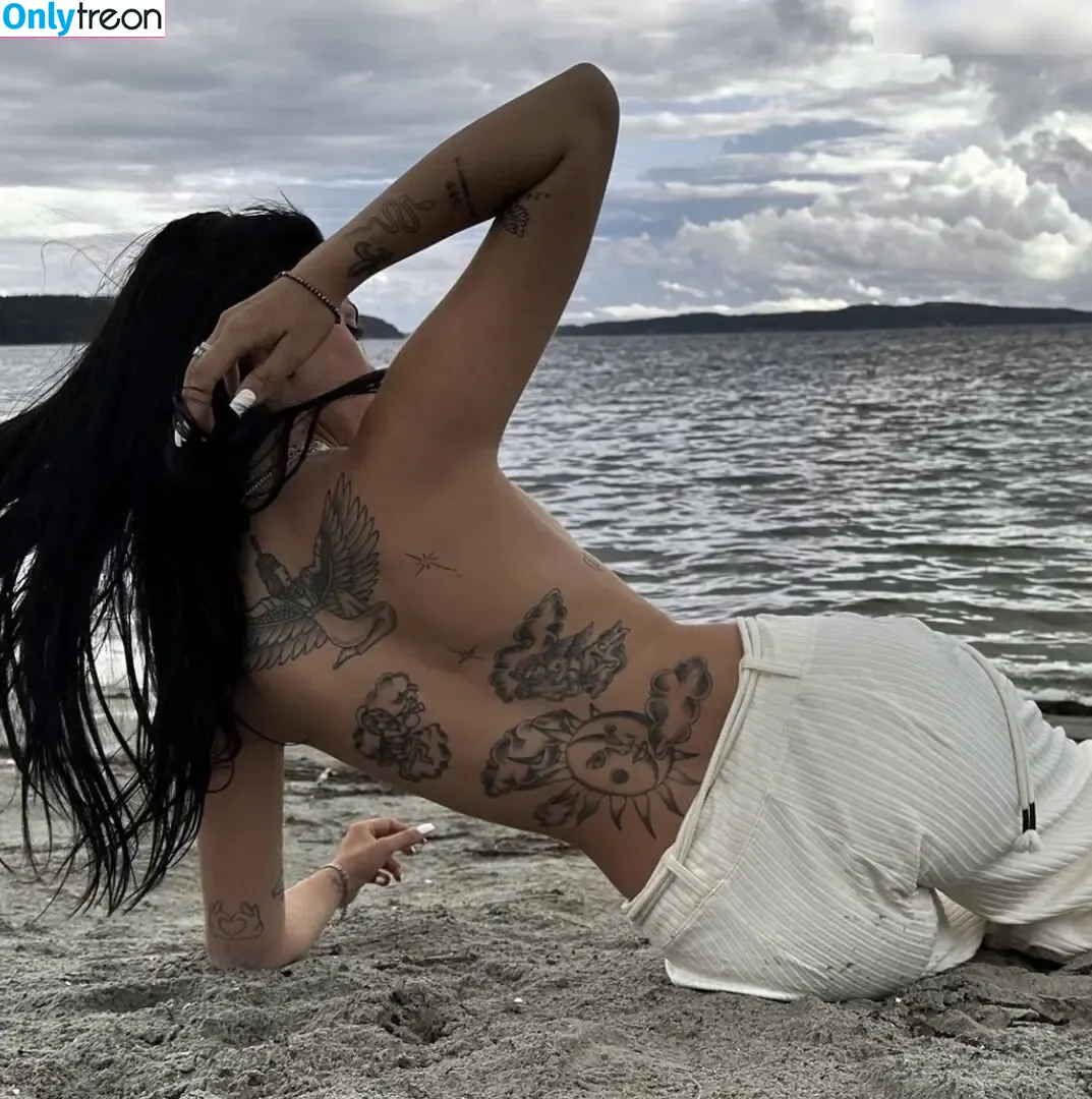 Kathiyessir nude photo #0009 (Kathiyessir)