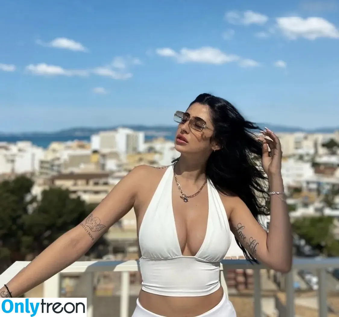Kathiyessir nude photo #0012 (Kathiyessir)