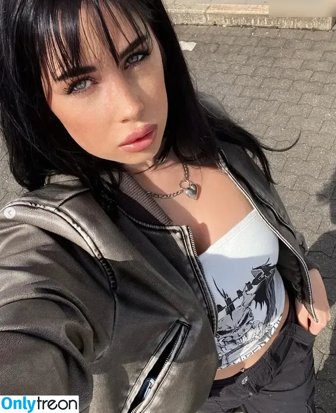 Kathiyessir nude photo #0046 (Kathiyessir)