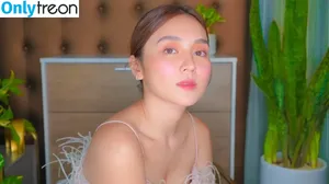 Kathryn Bernardo / bernardokath nude photo #0015