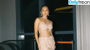 Kathryn Bernardo / bernardokath nude photo #0016