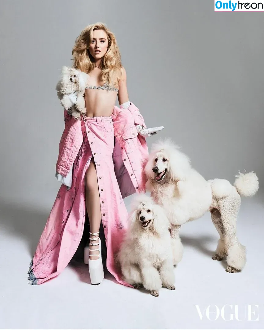 Kathryn Newton nude photo #0075 (kathrynnewton)