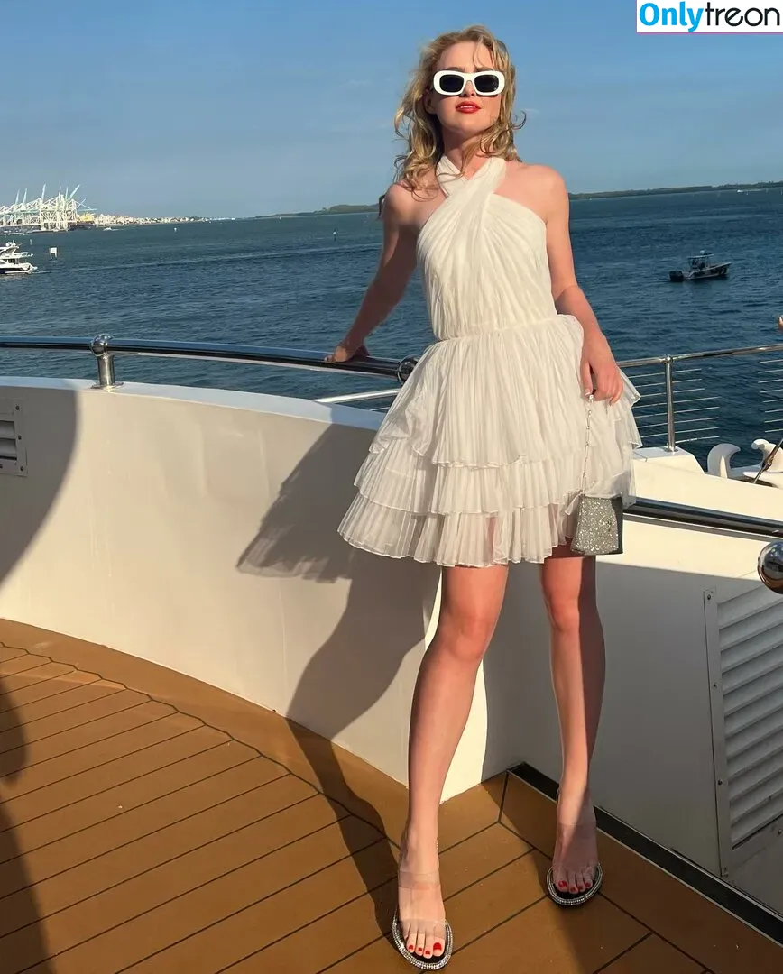Kathrynton nude photo #0064 (kathrynnewton / katsoik23)