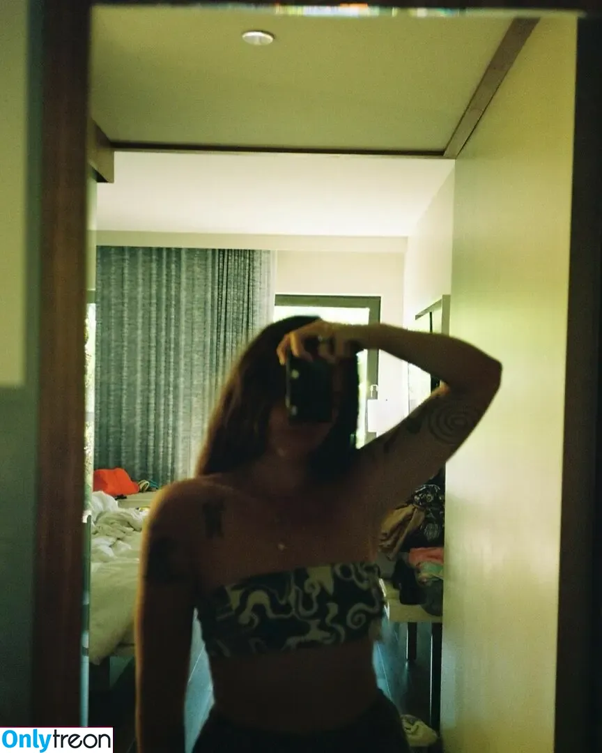 Katie Crutchfield nude photo #0006 (Waxahatchee / waxa_katie)