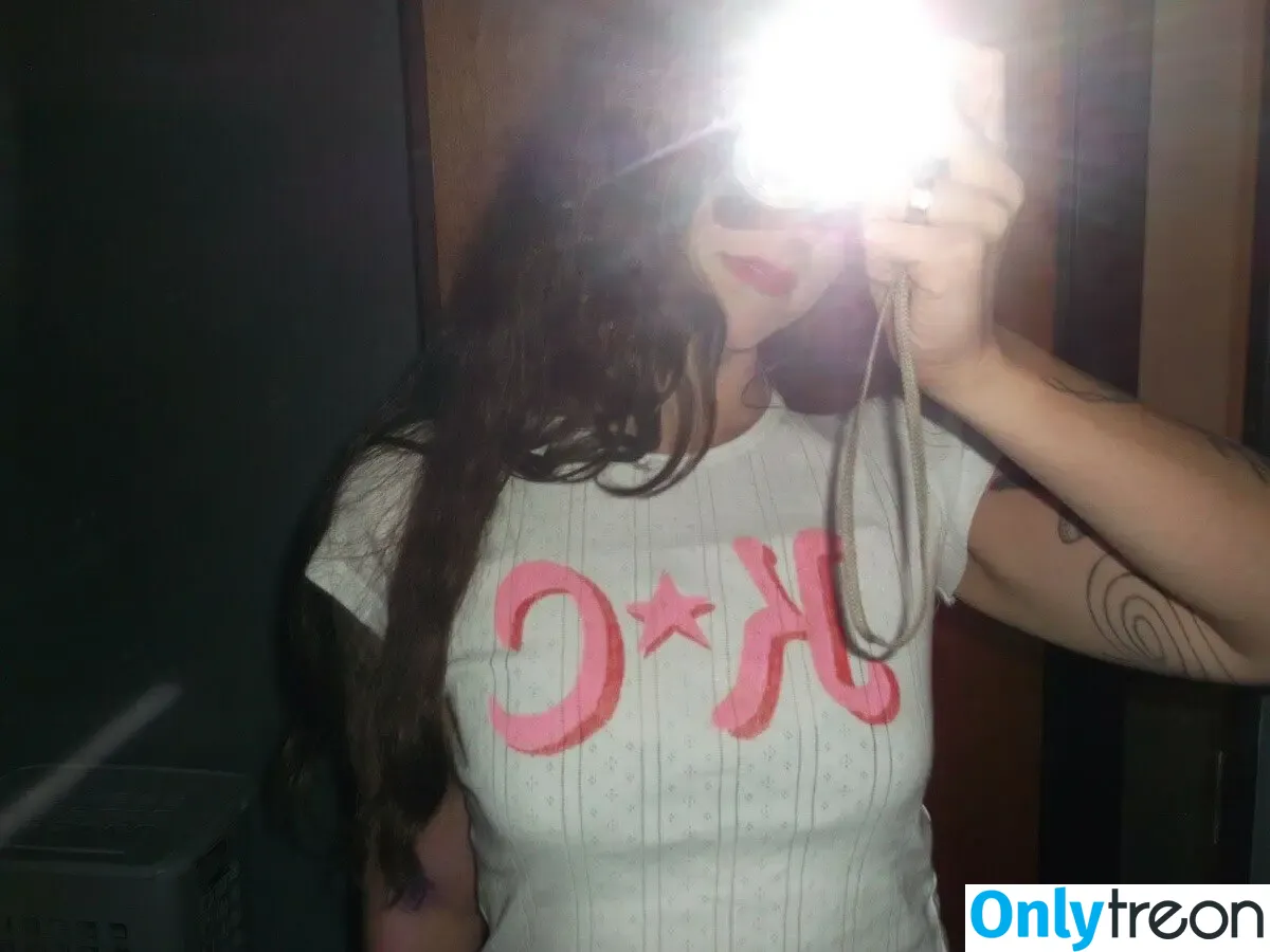 Katie Crutchfield nude photo #0012 (Waxahatchee / waxa_katie)