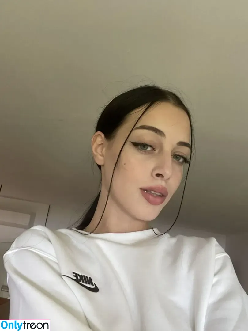 katie_shake nude photo #0017 (caitecaitecaite / your_katie)