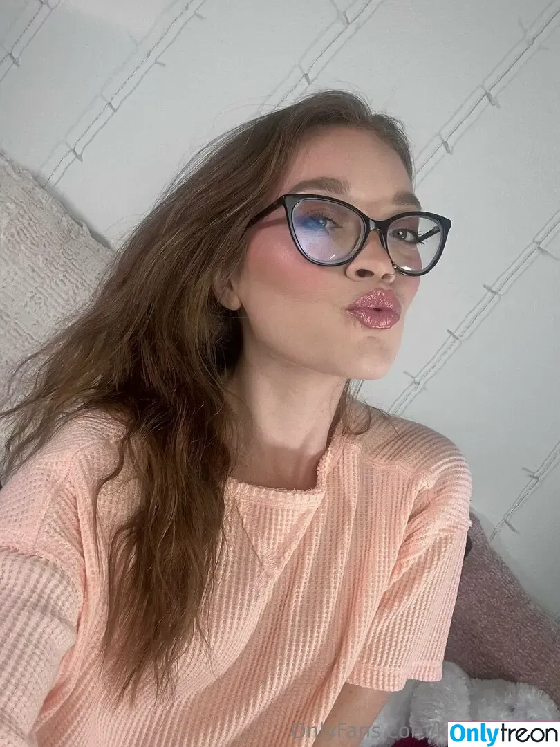 katiekushxx nude photo #0068 (katiekushxx)