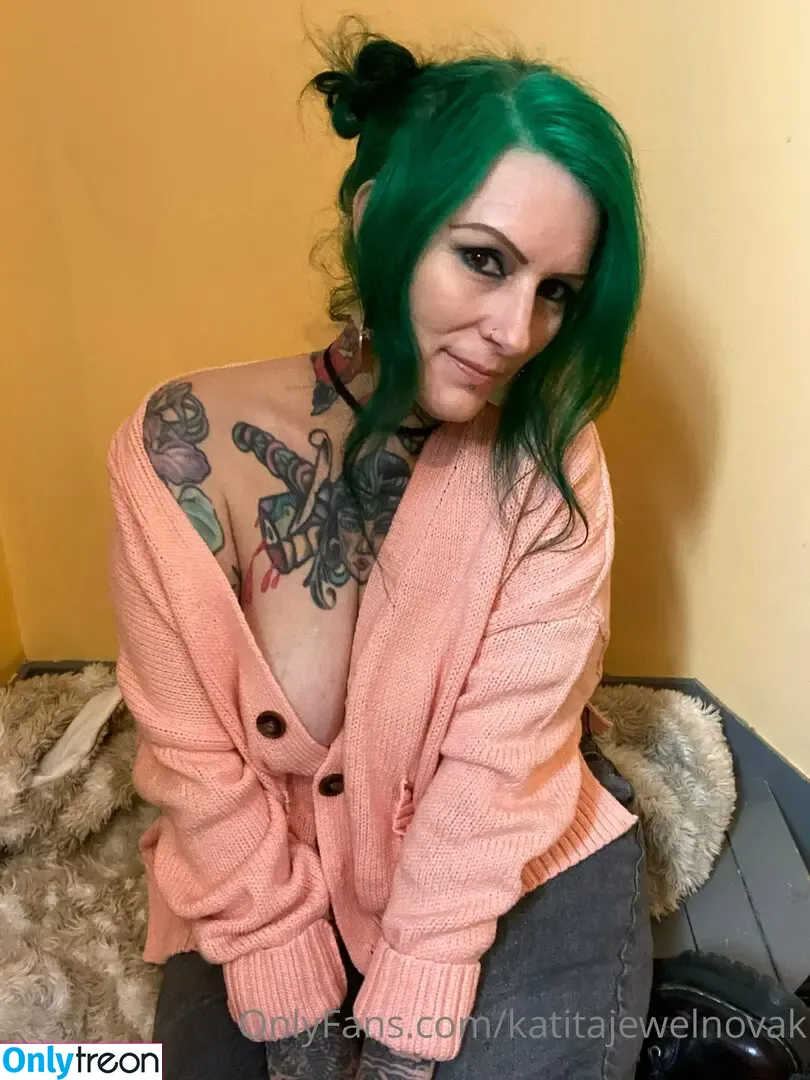 katitajewelnovak nude photo #0006 (isthatkatenovak)