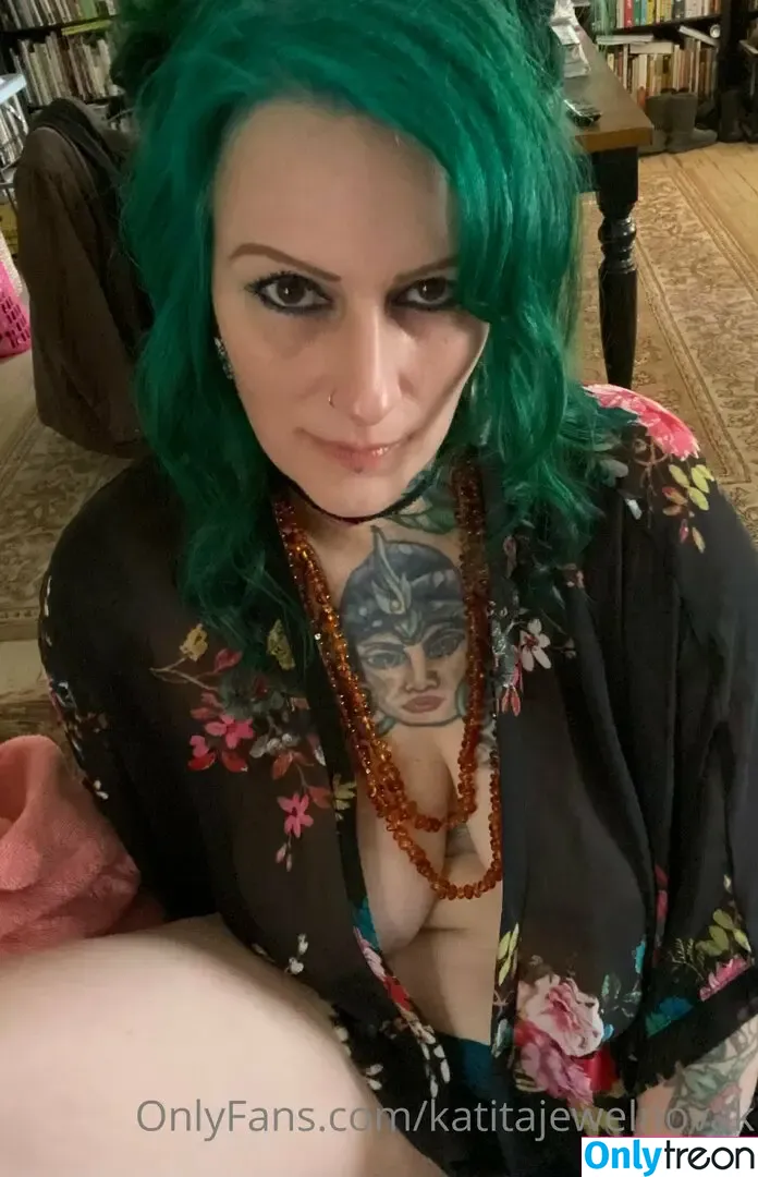 katitajewelnovak nude photo #0042 (isthatkatenovak)
